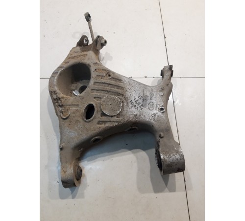 Рычаг подвески (задний, правый)