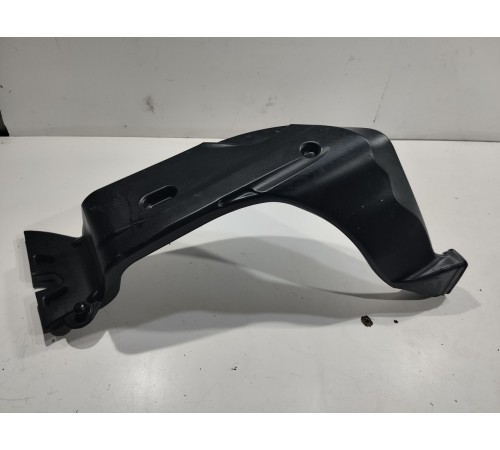 Воздуховод (правый) 