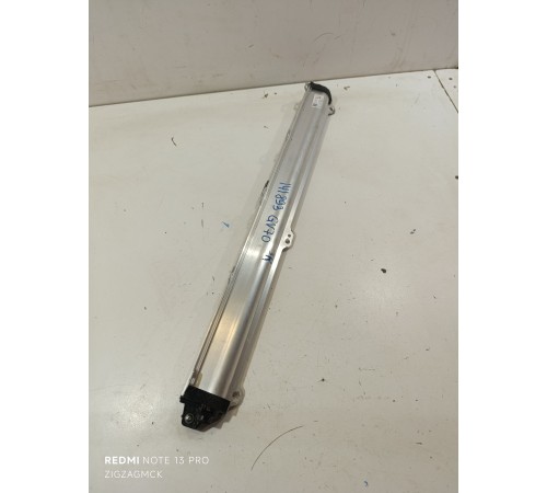 Шторка солнцезащитная задняя правая