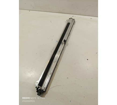 Шторка солнцезащитная задняя правая