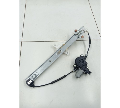Стеклоподьемник двери передний правый в сборе