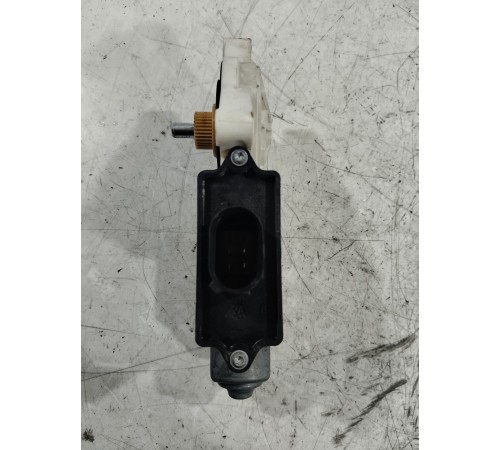 Моторчик стеклоподъемника левый