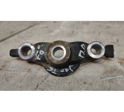 Кронштейн передней правой шаровой