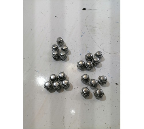 Комплект колёсных болтов 20шт