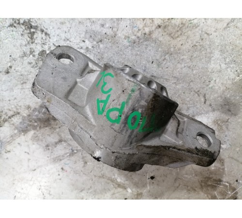 Опора амортизатора задняя левая