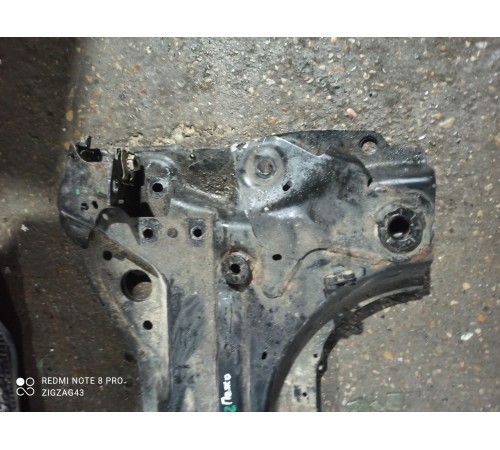 Подрамник передний