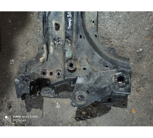 Подрамник передний