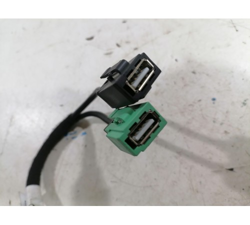 Разъем USB (двойной)