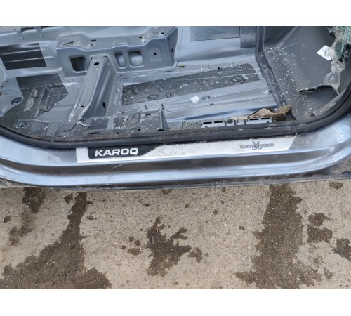 Порог со стойкой правый