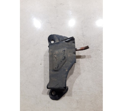 Кронштейн топливного бака