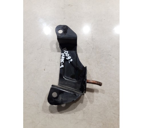 Кронштейн топливного бака