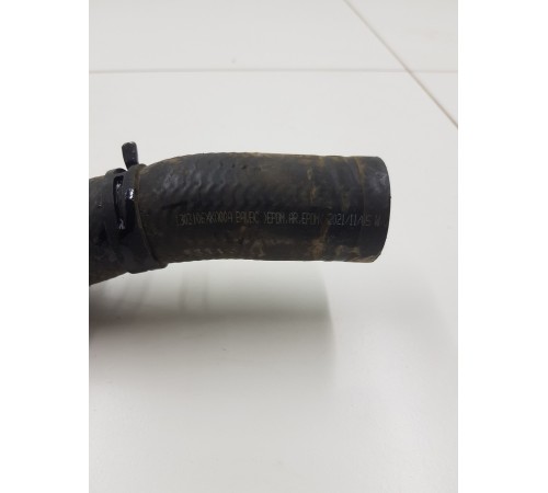 Патрубок системы охлаждения