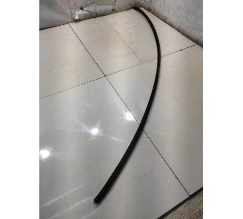 Уплотнитель лобового стекла(нижний)