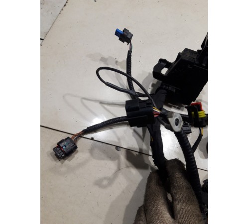 Электропроводка подкапотная с монтажным блоком