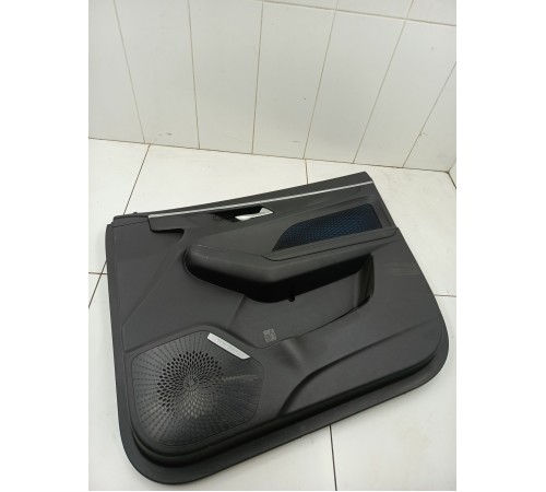 Обшивка двери передняя правая