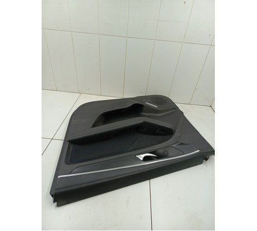 Обшивка двери передняя правая