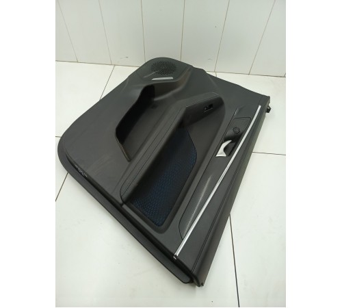 Обшивка двери передняя правая