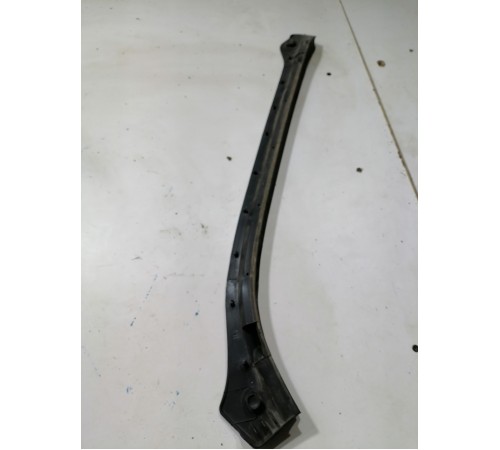 Уплотнитель двери задний левый