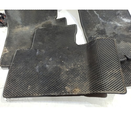 Комплект ковриков салона