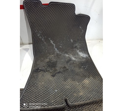 Комплект ковриков салона