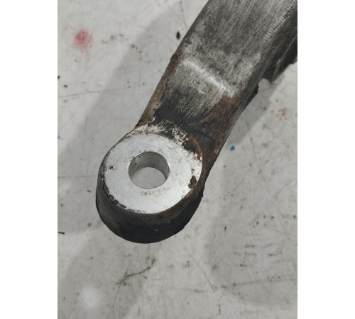 Рычаг подвески (передний правый)