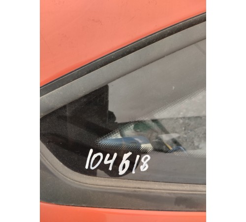 Глухое стекло заднее правое