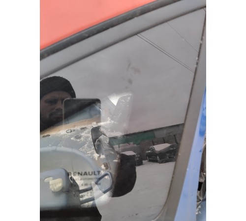 Глухое стекло заднее правое