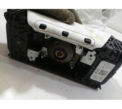 Подушка безопасности пассажира