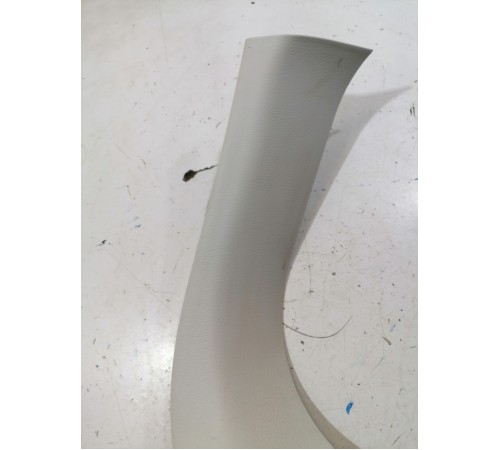 Обшивка крышки багажника левая