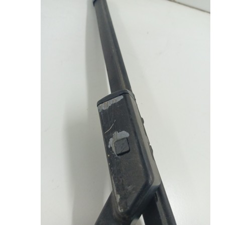 Поводок стеклоочистителя (правый) с омывателем