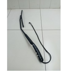 Поводок стеклоочистителя (правый) с омывателем