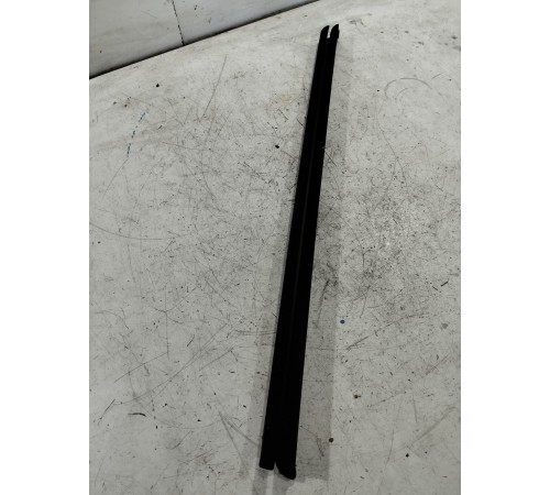 Уплотнитель стекла задний правый внутренний