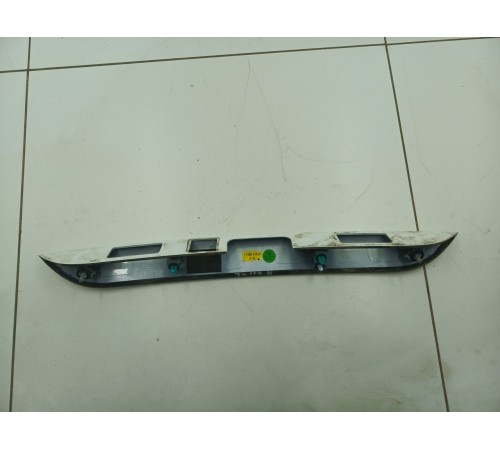 Накладка крышки багажника