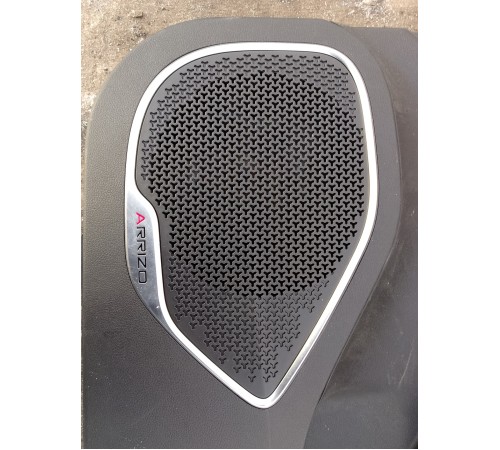 Обшивка двери передняя правая