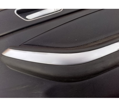 Обшивка двери передняя правая