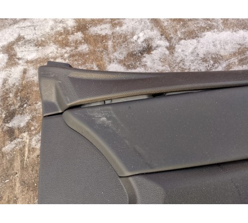 Обшивка двери передняя правая