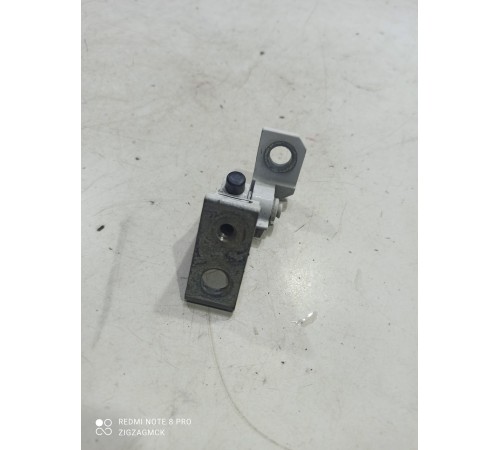 Петля двери(передняя левая верхняя)