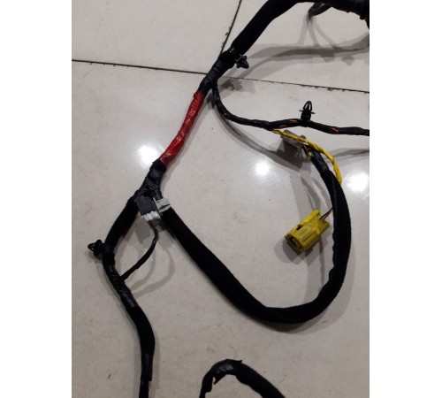 Электропроводка двери (передняя правая)