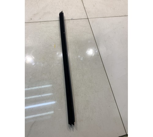 Уплотнитель стекла (задний, правый)