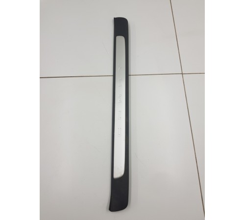 Накладка порога передняя левая