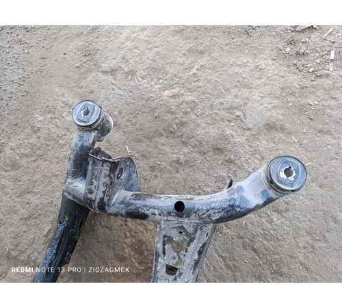 Балка подвески (подрамник) задняя