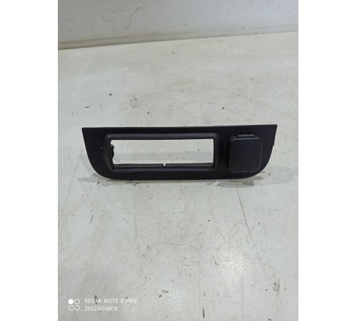 Накладка салона с розеткой 12V