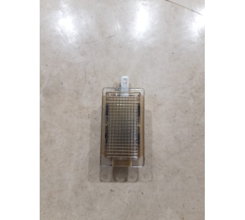 Плафон внутреннего освещения салона