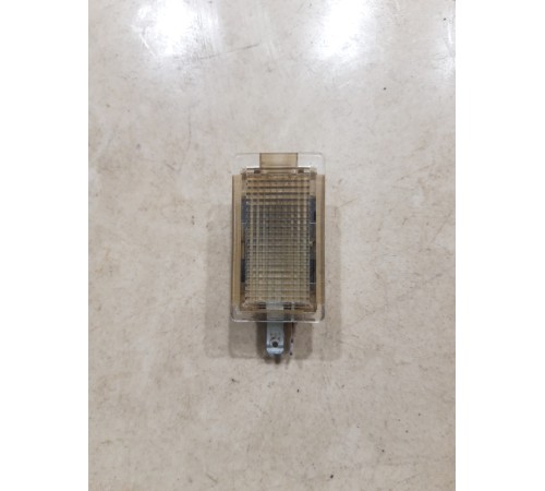 Плафон внутреннего освещения салона