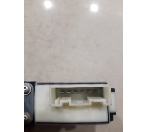 Моторчик стеклоподъемника (задний правый)