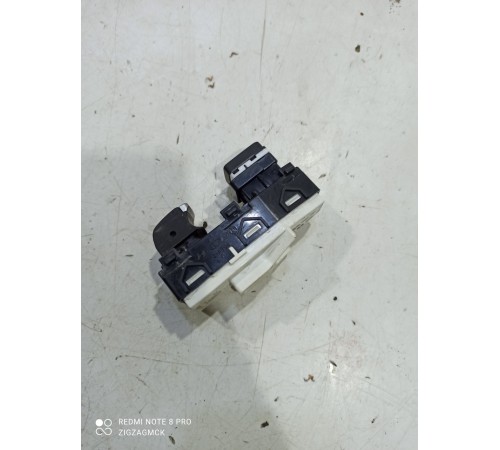 Кнопка стеклоподъемника (задняя левая)