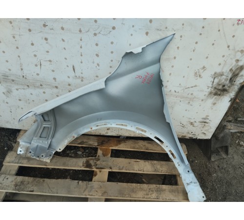 Крыло переднее правое