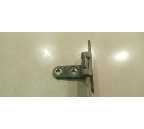 Петля двери (передняя, правая, верхняя)