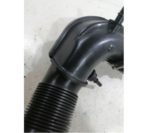 Патрубок воздушного фильтра