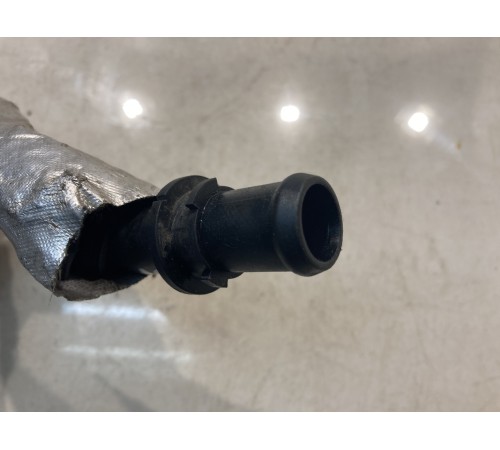 Патрубок системы охлаждения